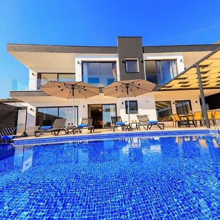 5 Star With 4 Bedrooms Antalya 1052 *
