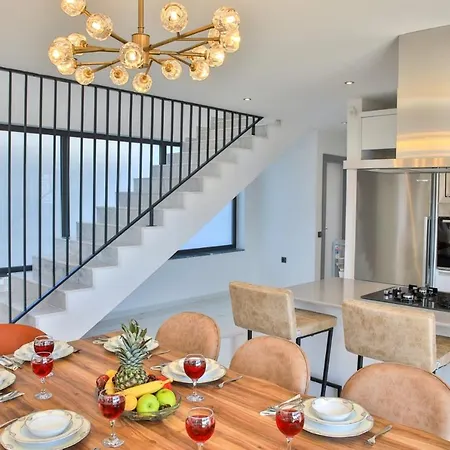 5 Star With 4 Bedrooms Antalya 1052 Villa *