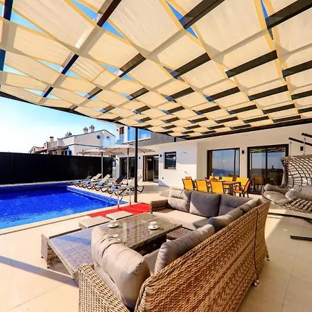 Villa 5 Star With 4 Bedrooms Antalya 1052