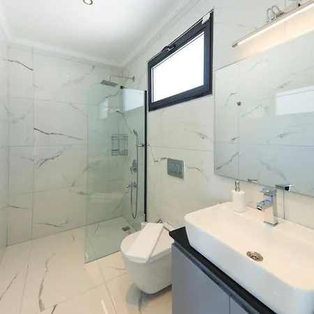 5 Star With 4 Bedrooms Antalya 1052