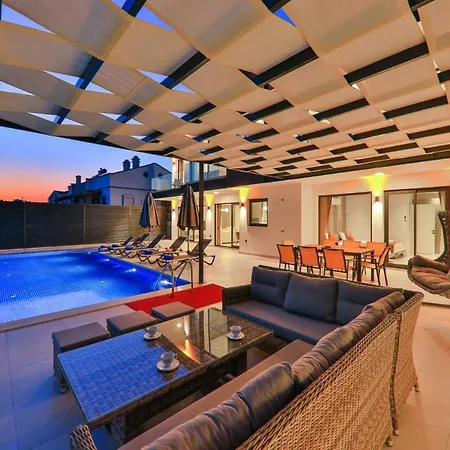 빌라 5 Star With 4 Bedrooms Antalya 1052 *